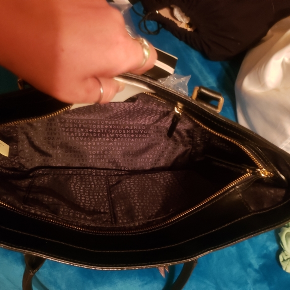 Katespade Purse ,wallet ,and bag charm - Picture 3 of 12